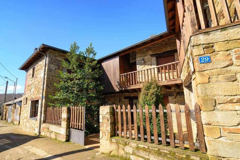 Casas Rurales Trefacio Bilik gambar